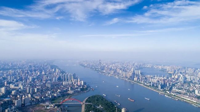 湖北砥砺前行，共铸辉煌篇章